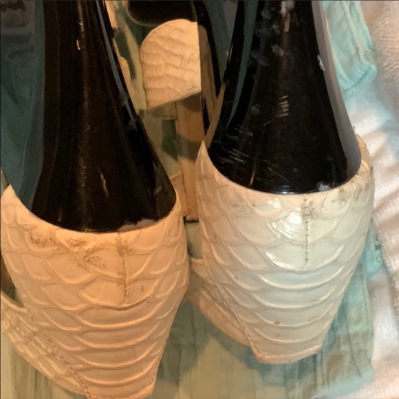 Michael Kors nude snakeskin zip up heels 3 3/4 EUC - Picture 5 of 6